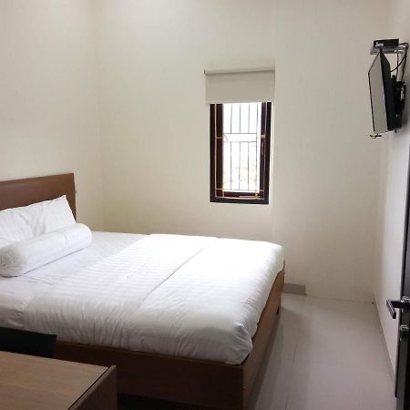 Clean & Comfort Homestay อัมบอน ภายนอก รูปภาพ