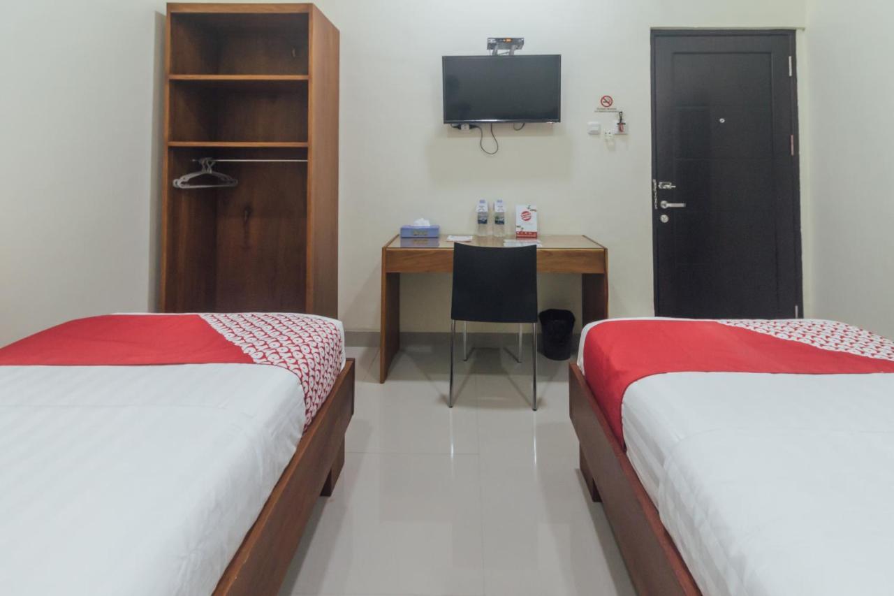 Clean & Comfort Homestay อัมบอน ภายนอก รูปภาพ