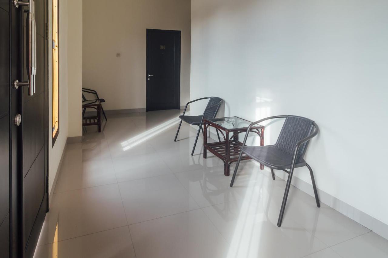 Clean & Comfort Homestay อัมบอน ภายนอก รูปภาพ