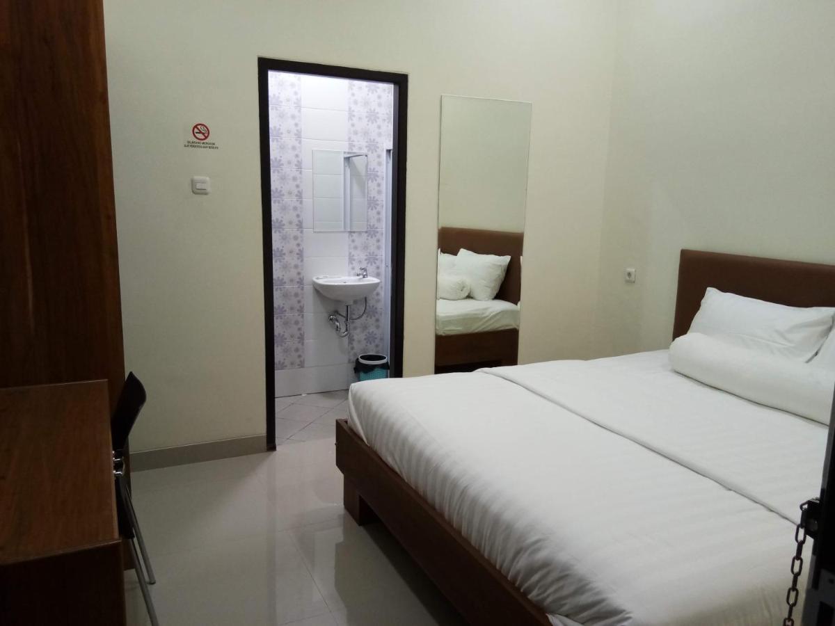 Clean & Comfort Homestay อัมบอน ภายนอก รูปภาพ
