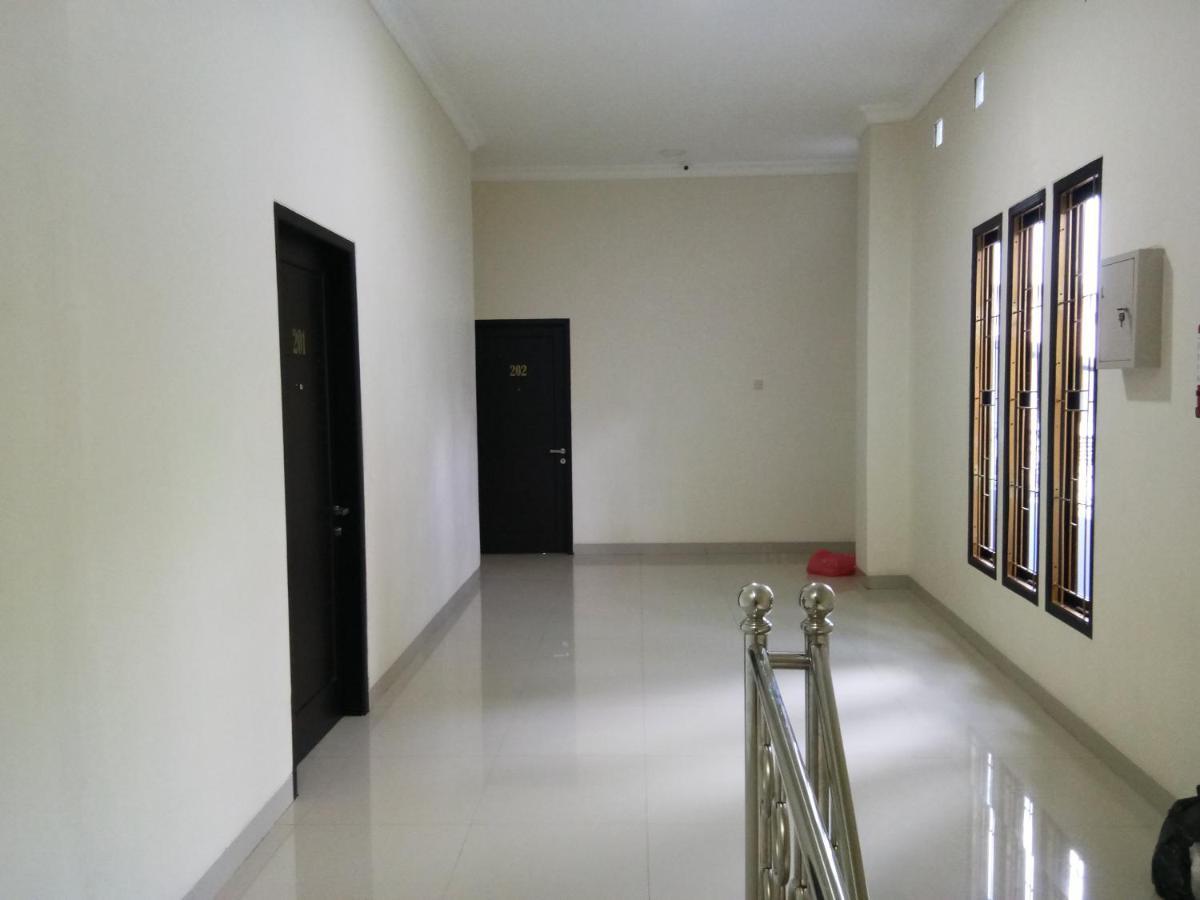 Clean & Comfort Homestay อัมบอน ภายนอก รูปภาพ