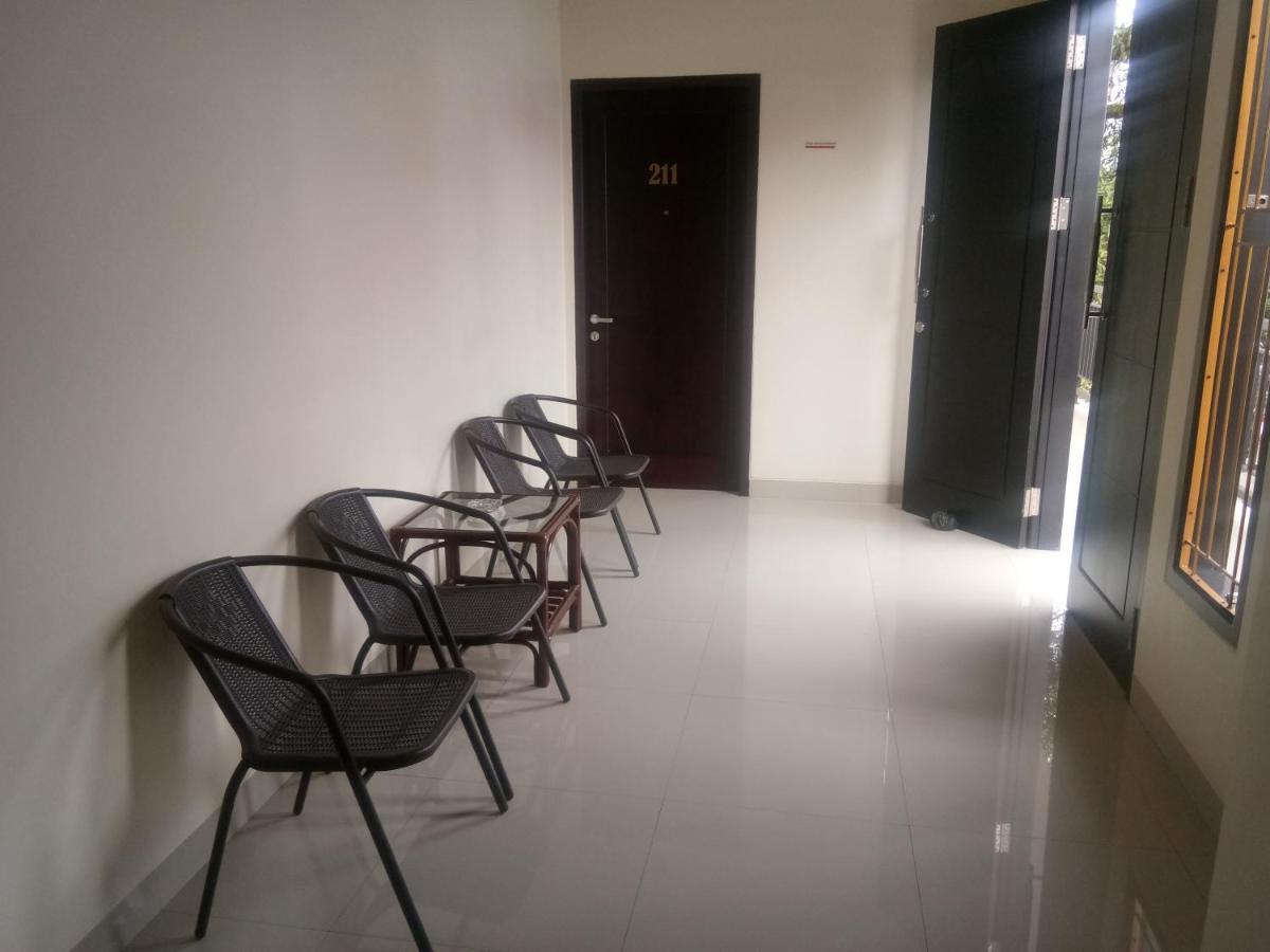 Clean & Comfort Homestay อัมบอน ภายนอก รูปภาพ